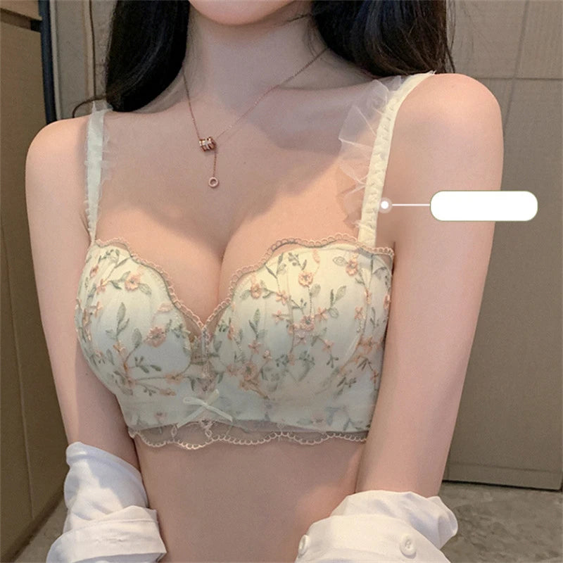 Le soutien-gorge brodé